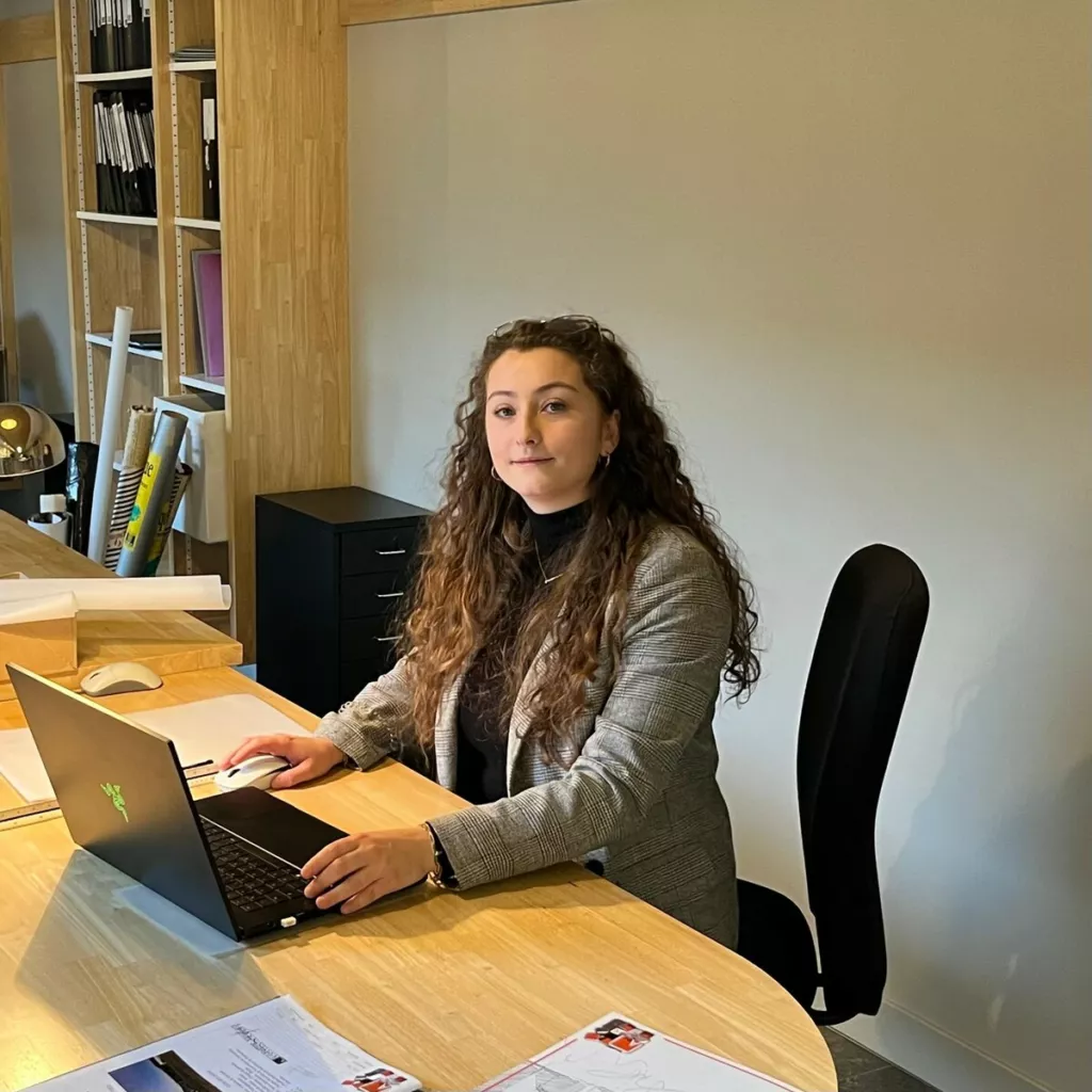 Portrait de Anouk Serratrice, Assistante architecte en formation, AEA Architecte Constructeur