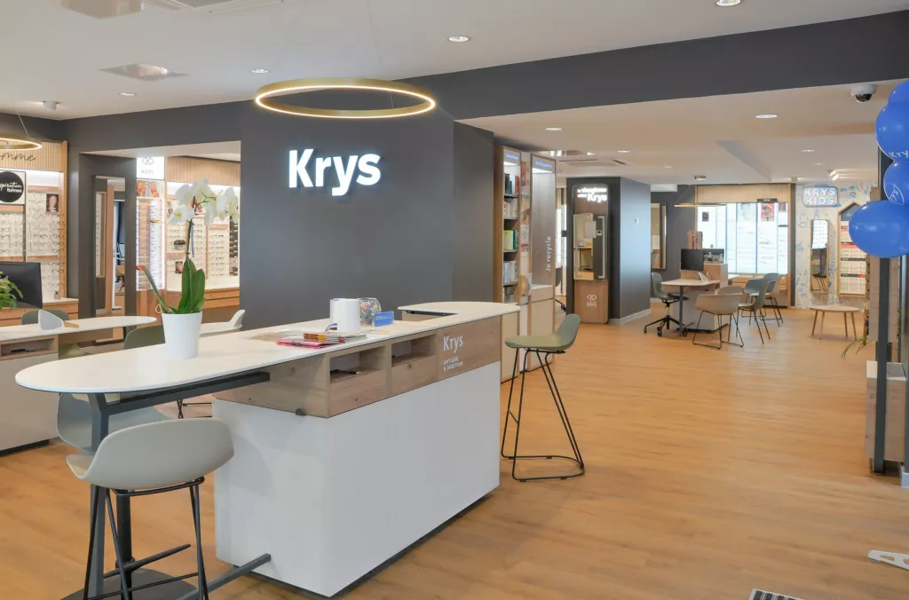 Espace de vente et comptoir d’accueil – magasin Krys, Le Péage-de-Roussillon (Isère), AEA Architecte Constructeur