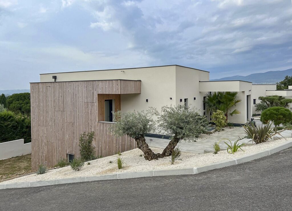Ensemble de 5 villas à Saint-Clair-du-Rhône (Isère), réalisé par AEA Architecte Constructeur — vue 1