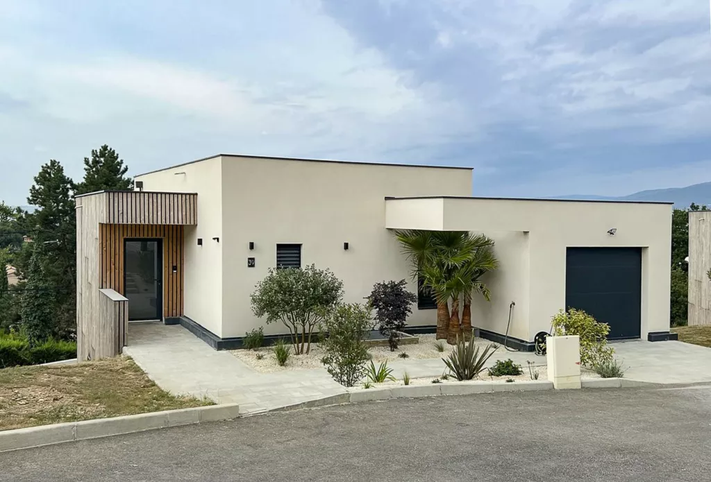 Vue d’ensemble des villas depuis la rue – villas à Saint-Clair-du-Rhône (Isère), AEA Architecte Constructeur